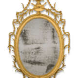 Linnell, John. A PAIR OF GEORGE III GILTWOOD AND CARTON PIERRE OVAL MIRRORS... - Foto 2