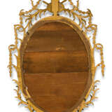 Linnell, John. A PAIR OF GEORGE III GILTWOOD AND CARTON PIERRE OVAL MIRRORS... - Foto 5