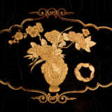 A CHINESE BLACK AND GILT LACQUER EIGHT-LEAF SCREEN - photo 5