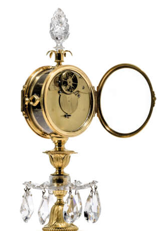 A GEORGE III ORMOLU AND CUT GLASS 'CANDLESTICK CLOCK' TIMEPI... - photo 3