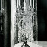 A GEORGE III ORMOLU AND CUT GLASS 'CANDLESTICK CLOCK' TIMEPI... - Foto 4