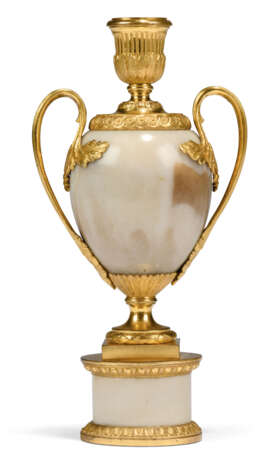 Matthew Boulton & Co.. A PAIR OF GEORGE III ORMOLU-MOUNTED WHITE MARBLE CANDLE VASE... - фото 5
