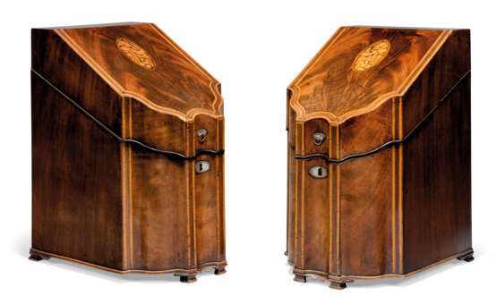 A PAIR OF GEORGE III MAHOGANY KNIFE BOXES - photo 1