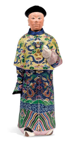 A CHINESE EXPORT PAINTED CLAY NODDING-HEAD FIGURE OF A COURT... - фото 1