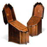 A PAIR OF GEORGE III MAHOGANY KNIFE BOXES - Foto 3