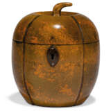 A GEORGE III STAINED FRUITWOOD MELON-SHAPED TEA CADDY - Foto 1