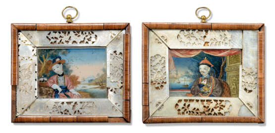 A PAIR OF CHINESE EXPORT REVERSE-GLASS PAINTINGS - photo 1