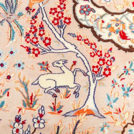 Orientteppich. PERSIEN, 20. Jahrhundert, 227x145 cm. - Foto 6