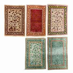 Serie von fünf feinen Orientteppichen mit Seide. IRAN, 20. Jahrhundert, je ca. 120x80 cm.