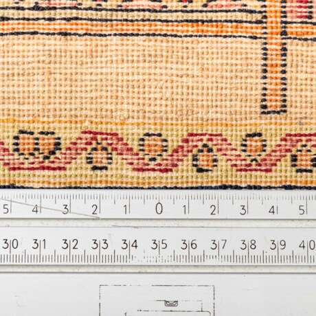 Orientteppich. IRAN. 20. Jahrhundert. 86x65 cm. - фото 4