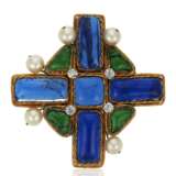 UNSIGNED CHANEL RHINESTONE, FAUX PEARL AND GRIPOIX GLASS CROSS PENDANT BROOCH - Foto 1