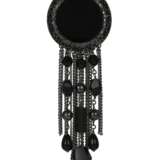 CHANEL BLACK FACETED BEAD BROOCH - Foto 1