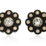 UNSIGNED CHANEL LUCITE AND BLACK PLASTIC EARRINGS - фото 1