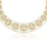 UNSIGNED CHANEL LUCITE AND FAUX PEARL NECKLACE - фото 1