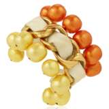 UNSIGNED CHANEL WHITE LEATHER AND COLORED FAUX PEARL CUFF BRACELET - фото 1