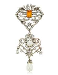 CHANEL GRIPOIX GLASS, RHINESTONE AND FAUX PEARL BROOCH