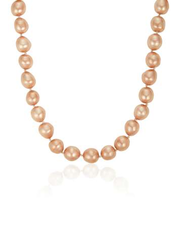CHANEL LONG PINK FAUX PEARL NECKLACE - photo 1