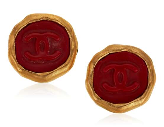 CHANEL RED PLASTIC EARRINGS - photo 1