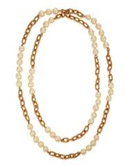 UNSIGNED CHANEL FAUX PEARL AND CHAIN NECKLACE