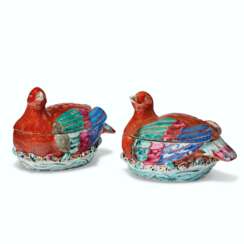 A PAIR OF FAMILLE ROSE NESTING BIRD BOXES AND COVERS