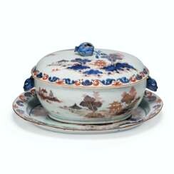 A 'CHINESE IMARI' SOUP TUREEN, COVER AND STAND