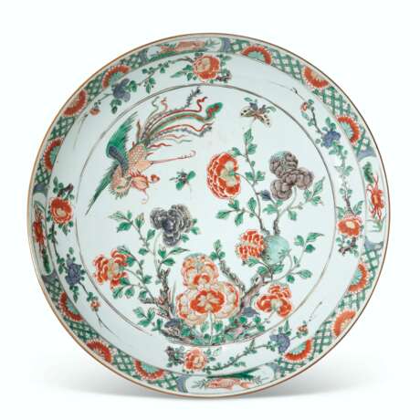 A LARGE FAMILLE VERTE SAUCER DISH - фото 1