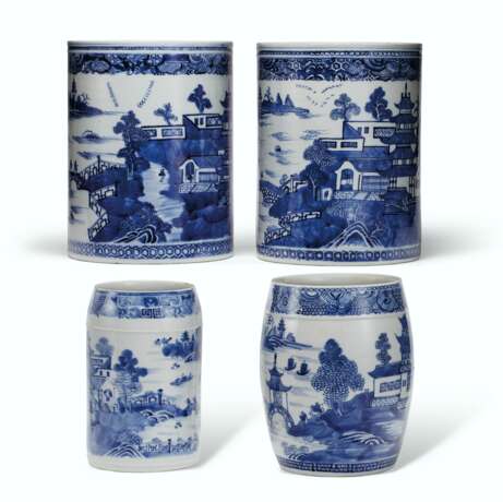 FOUR BLUE AND WHITE MUGS - фото 1