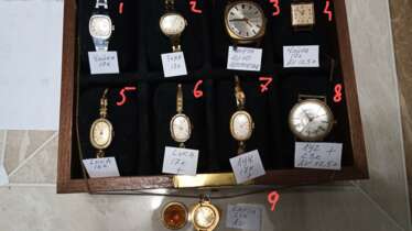 Damen- und Herrenarmbanduhren, Pendeluhren Damen- und Herrenarmbanduhren, Pendeluhren