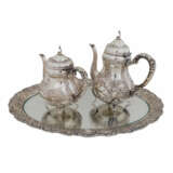 DEUTSCHLAND Tee- und Kaffeekanne auf Tablett, 800 Silber, 20. Jahrhundert. - Foto 1