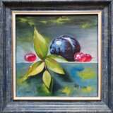 Peinture «Nature morte aux prunes et aux raisins.», Toile sur le sous-châssis, Peinture à l'huile, Réalisme, Nature morte, 2020 - photo 1