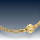 Kette/Collier: sehr hochwertiges, goldenes "Strumpfband"-Collier mit großer und dekorativer Nittel-Wechselschließe - photo 1