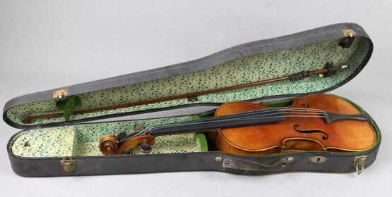 Geige mit Bogen im Kasten - Foto 5