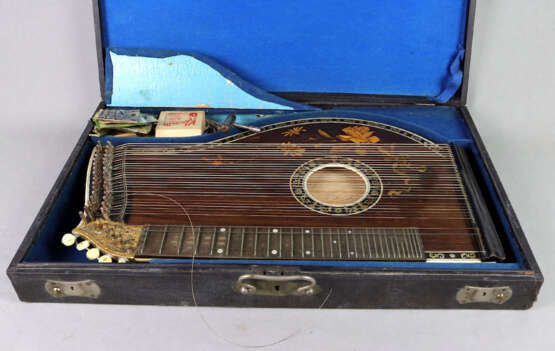 Zither mit Intarsien - photo 4