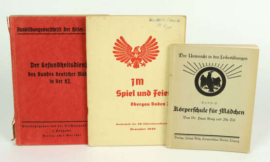Ausbildungsvorschrift der Hitler-Jugend unter anderem - photo 1