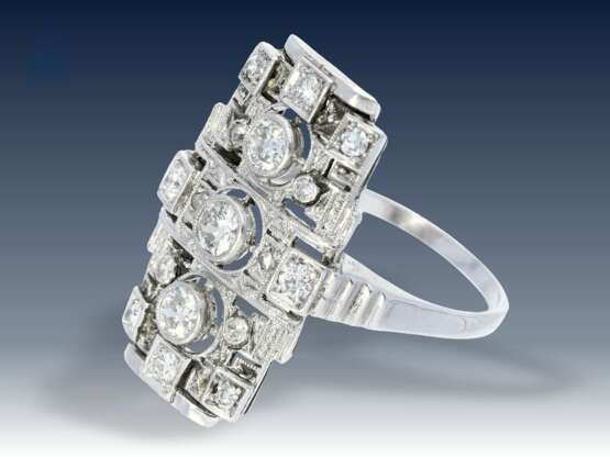 Ring: antiker, weißgoldener Goldschmiedering mit Diamantbesatz, Art déco - фото 2