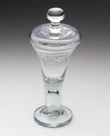 barockes Kelchglas mit Deckel - Foto 1