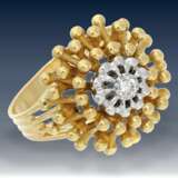 Kette/Ring: hochwertige doppelreihige Perlenkette mit schöner, ausgefallener Rubin/Brillant-Goldschmiede-Wendeschließe und passendem Brillantring - photo 4