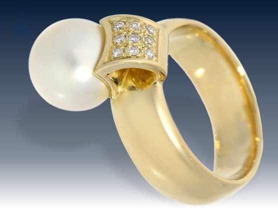 Ring: massiver und hochwertiger Goldschmiedering mit Perle und Brillantbesatz - photo 1