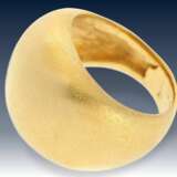 Ring: extrem schwerer, ausgefallen gefertigter und äußerst hochwertiger Goldschmiedering, handgetrieben aus Feingold, sog. Bombé Design - фото 1