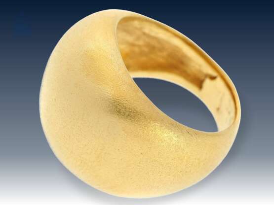 Ring: extrem schwerer, ausgefallen gefertigter und äußerst hochwertiger Goldschmiedering, handgetrieben aus Feingold, sog. Bombé Design - photo 1