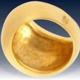 Ring: extrem schwerer, ausgefallen gefertigter und äußerst hochwertiger Goldschmiedering, handgetrieben aus Feingold, sog. Bombé Design - фото 2
