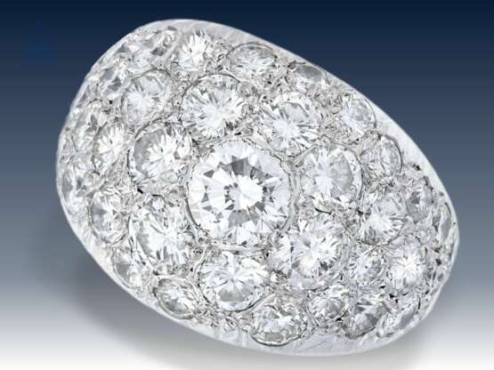 Ring: hochwertiger Platin-Pavé-Goldschmiedering mit reichhaltigem Diamantbesatz, ca. 3ct, Anfertigungspreis lt. Besitzerin ca.12.000,-DM - фото 1
