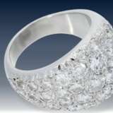 Ring: hochwertiger Platin-Pavé-Goldschmiedering mit reichhaltigem Diamantbesatz, ca. 3ct, Anfertigungspreis lt. Besitzerin ca.12.000,-DM - фото 2