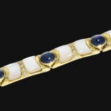 Armband: goldenes, sehr dekoratives und außergewöhnliches vintage Goldschmiedearmband mit Saphiren, Brillanten und Perlmutt - Foto 2
