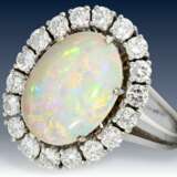Ring: hochwertiger Goldschmiedering mit großem Opal und reichhaltigem Brillantbesatz, Wertgutachten über 4800€ - photo 1