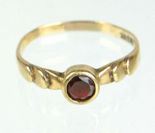 Granat Ring Gelbgold 333 - photo 1