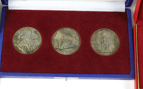 DDR Münzen und Medaillen in 3 Etuis - фото 2
