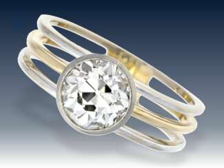 Ring: großer, sehr schöner, hochwertiger Altschliff-Diamant von 2,38ct, individuelle Goldschmiedearbeit, Wertgutachten von 1989 über 33.000,- DM