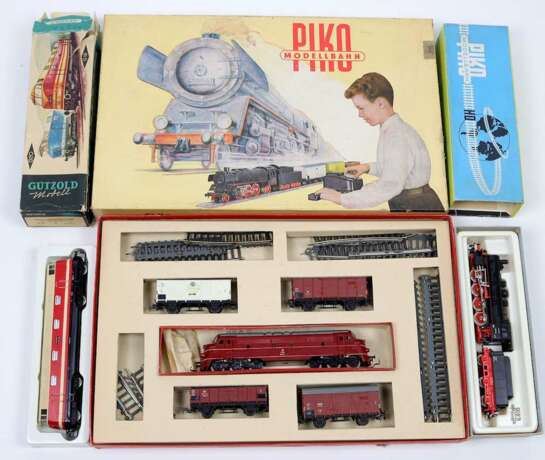 PIKO Modellbahn im Karton unter anderem H0 - photo 1