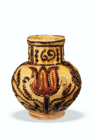 A STAFFORDSHIRE DATED AND INITIALTED SLIPWARE JUG - фото 2